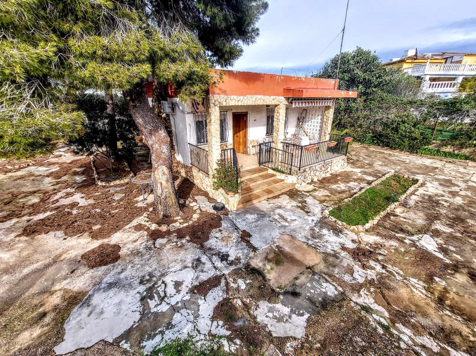 3 Zimmer Villa zu verkaufen in Montserrat mit Pool - 154.000 € (Ref: 9142383)