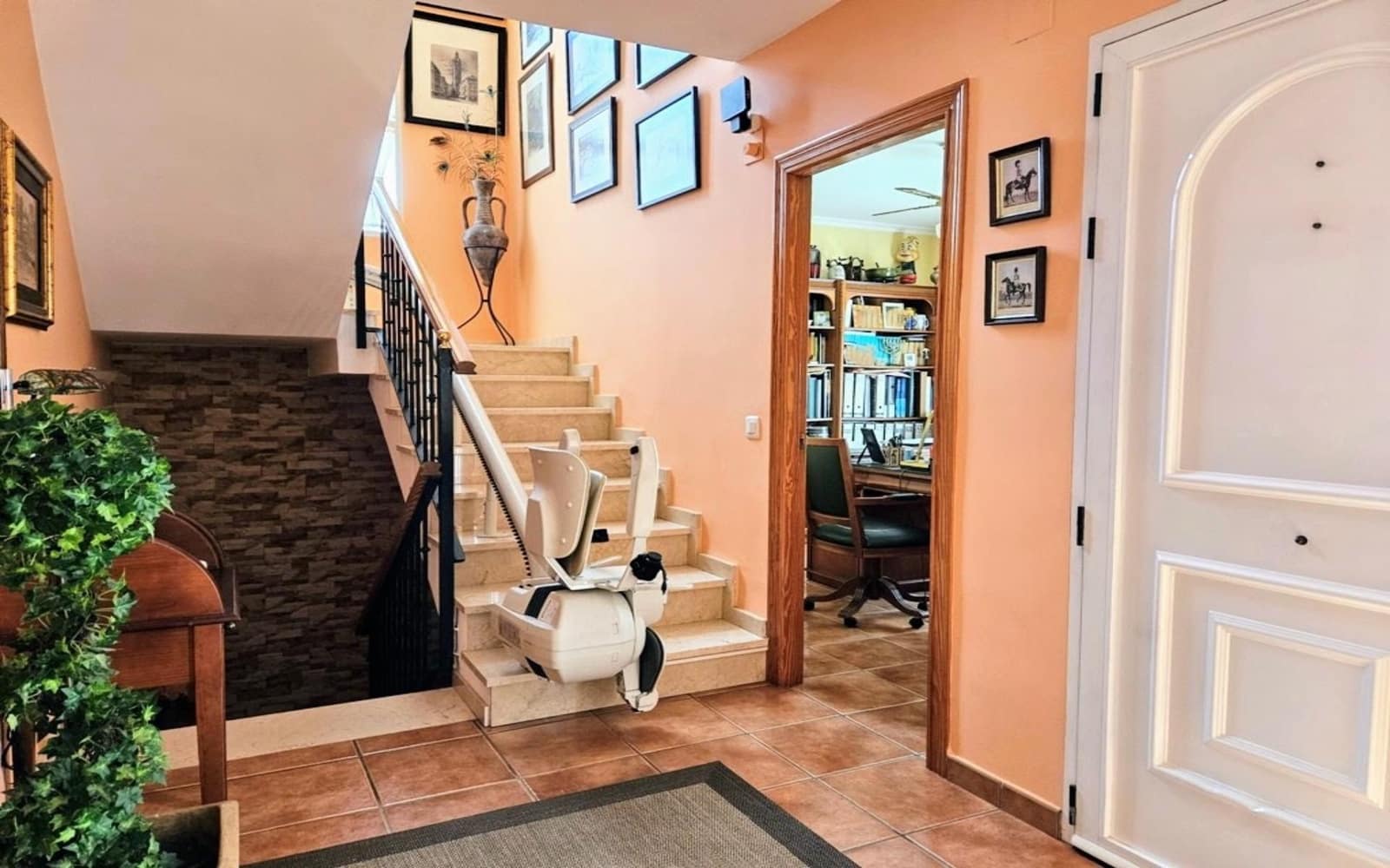 4 sypialnia Willa na sprzedaż w La Pobla de Vallbona z basenem - 575 000 € (Ref: 9153218)