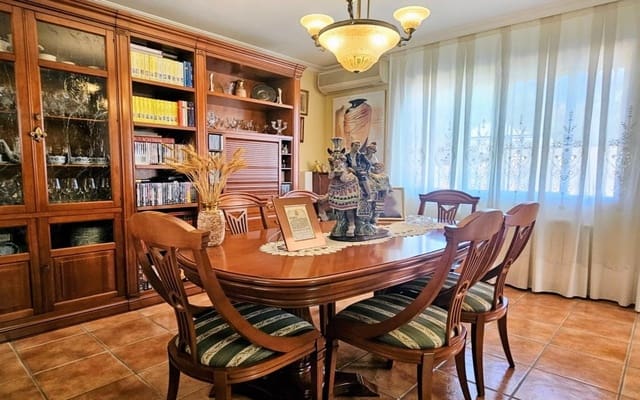 4 soveværelse Villa til salg i La Pobla de Vallbona med swimmingpool - € 575.000 (Ref: 9153218)