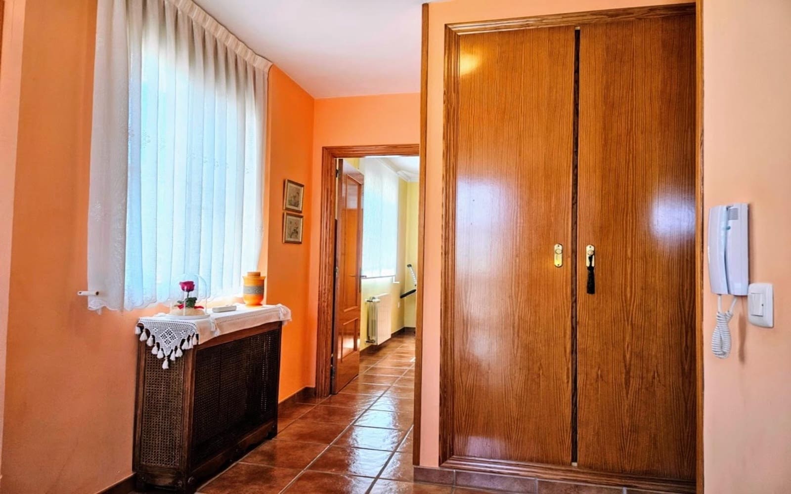 4 sypialnia Willa na sprzedaż w La Pobla de Vallbona z basenem - 575 000 € (Ref: 9153218)