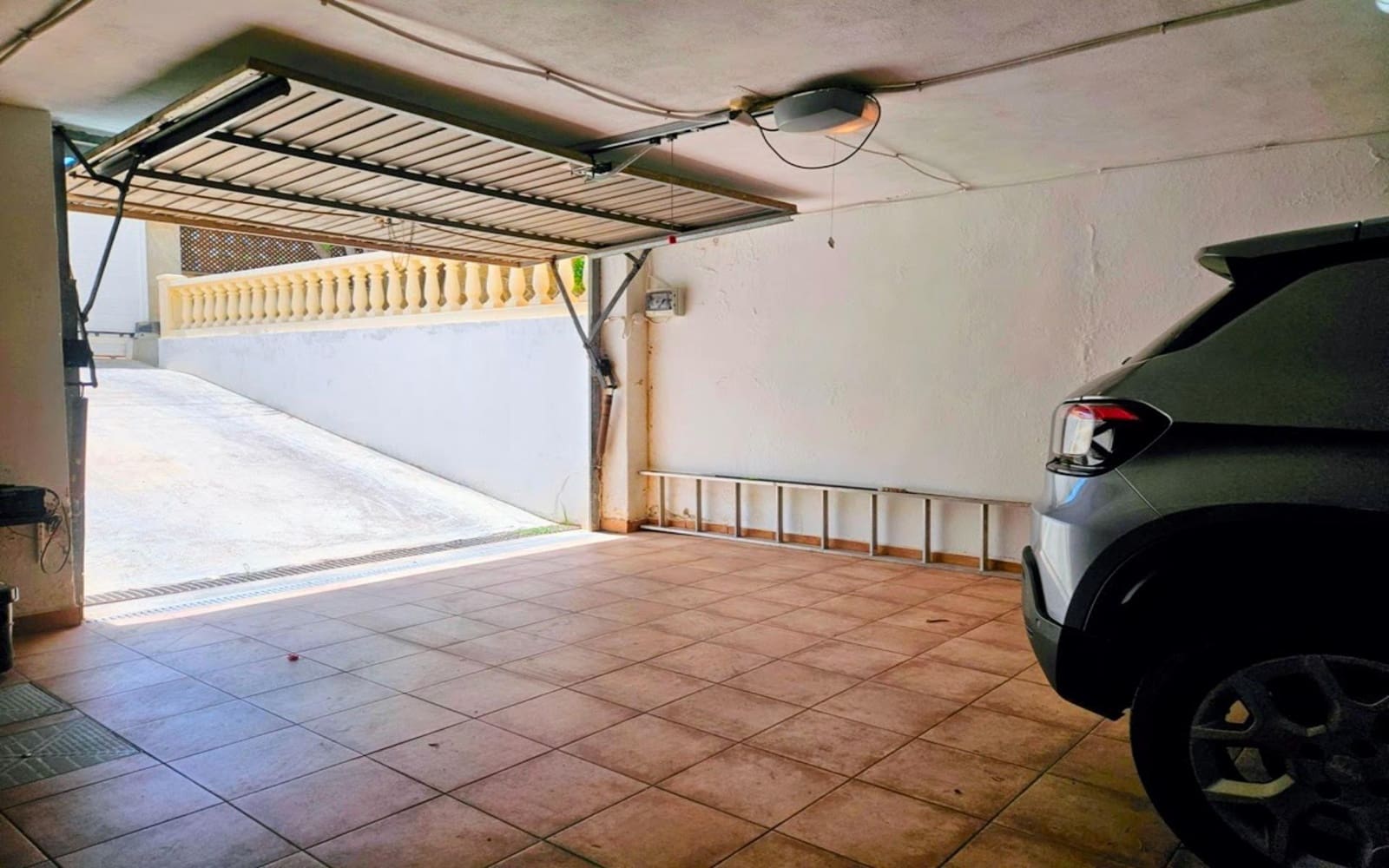 4 sypialnia Willa na sprzedaż w La Pobla de Vallbona z basenem - 575 000 € (Ref: 9153218)