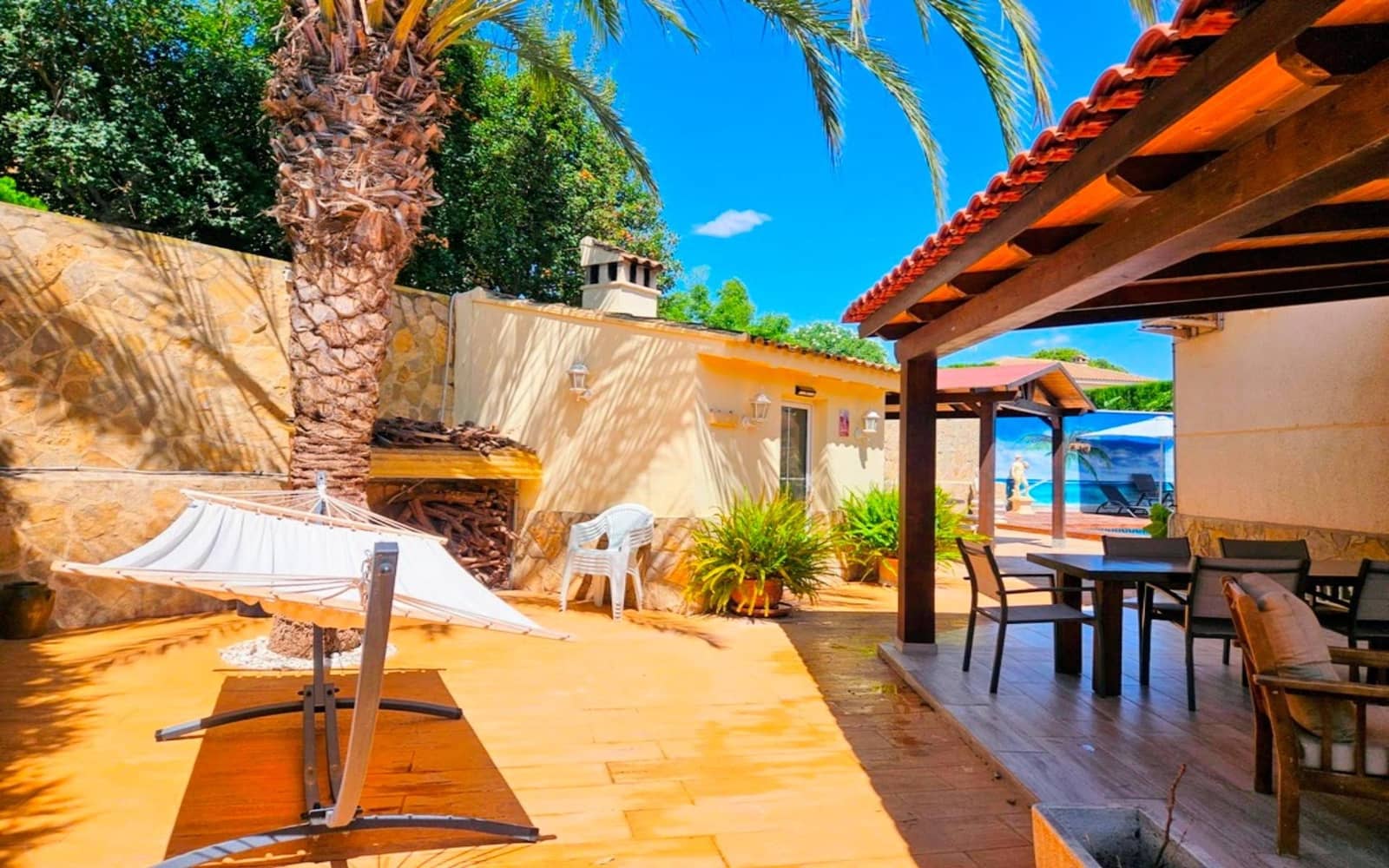 4 sypialnia Willa na sprzedaż w La Pobla de Vallbona z basenem - 575 000 € (Ref: 9153218)