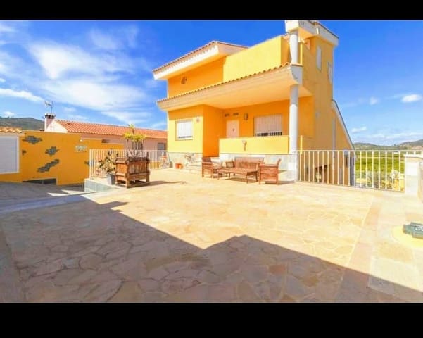 4 bedroom Villa for sale in Montroy with pool - € 289,000 (Ref: 9162948)
