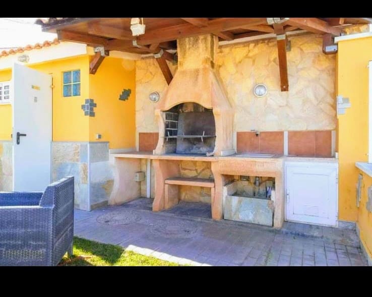 4 slaapkamer Villa te koop in Montroy met zwembad - € 289.000 (Ref: 9162948)