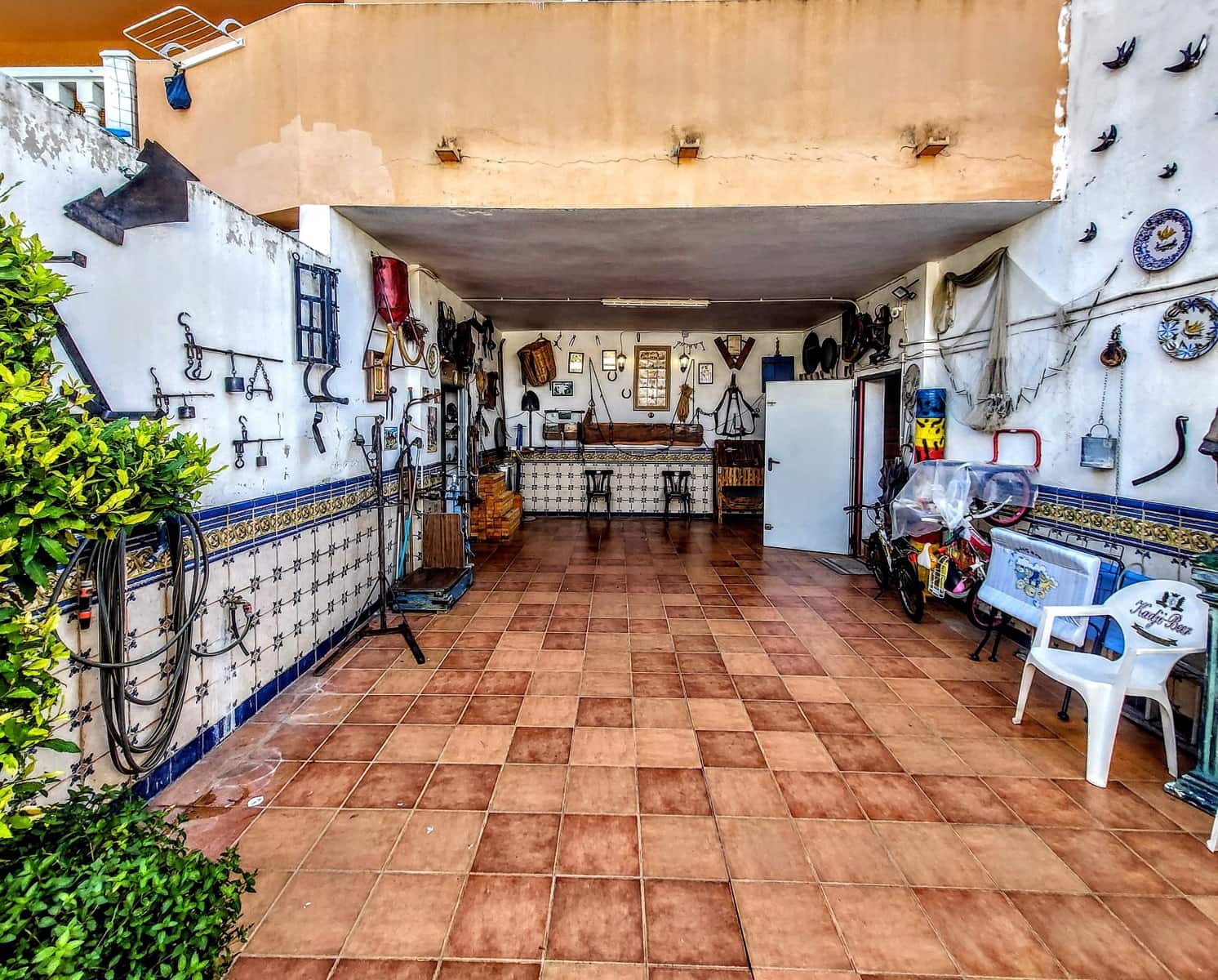 5 bedroom Villa for sale in Estivella with pool - € 460,000 (Ref: 9194976)