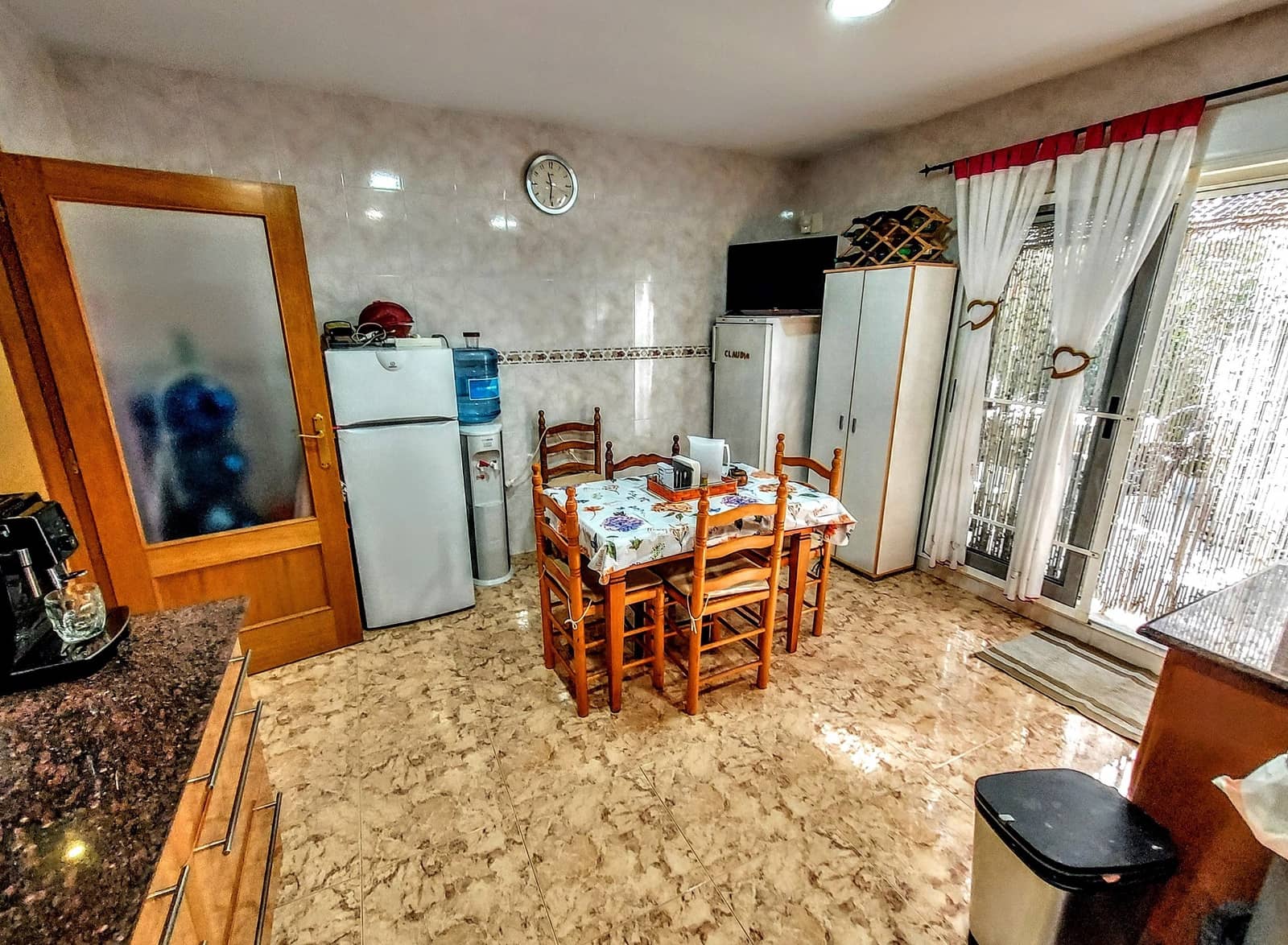 5 bedroom Villa for sale in Estivella with pool - € 460,000 (Ref: 9194976)