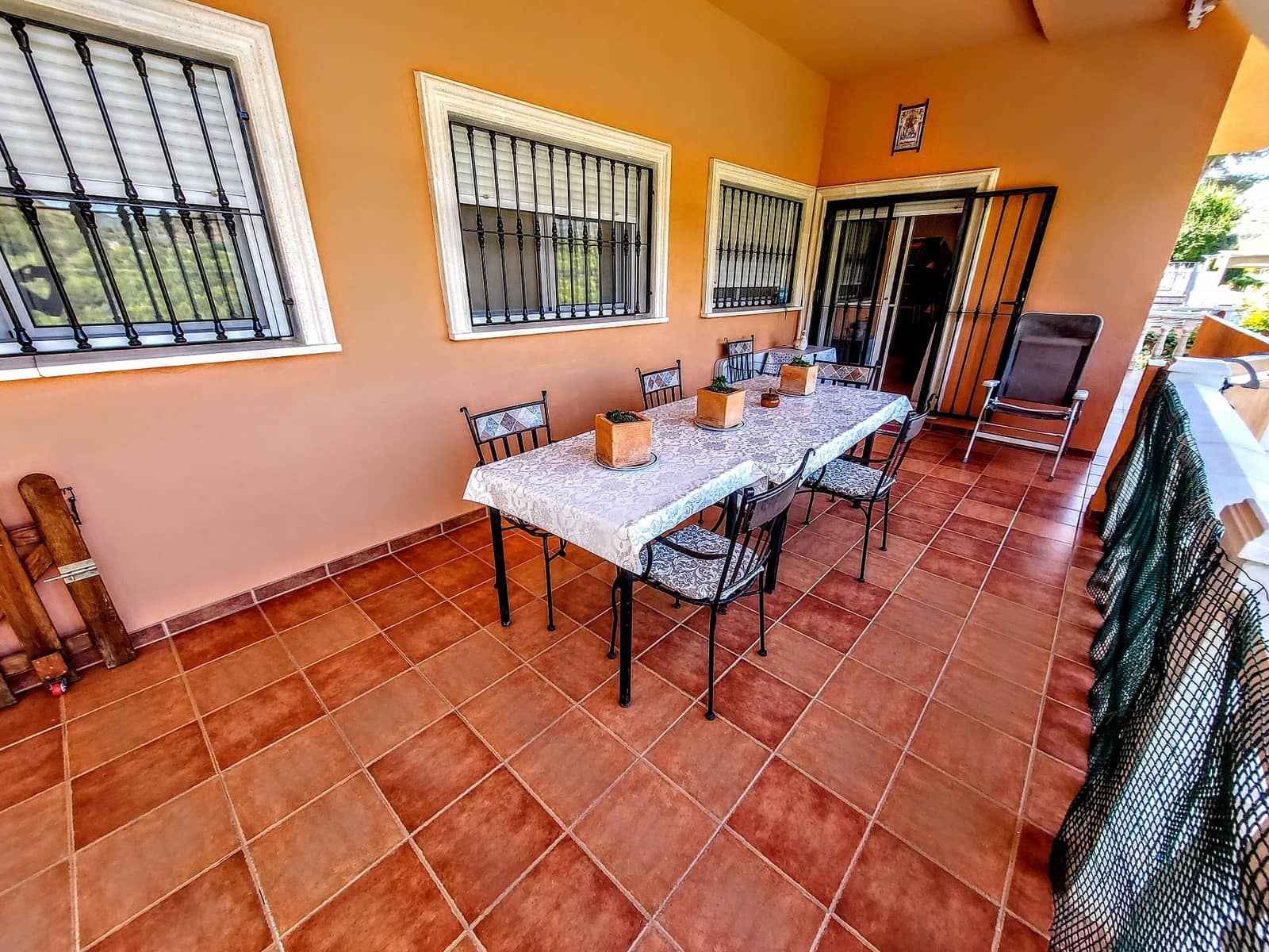 5 bedroom Villa for sale in Estivella with pool - € 460,000 (Ref: 9194976)