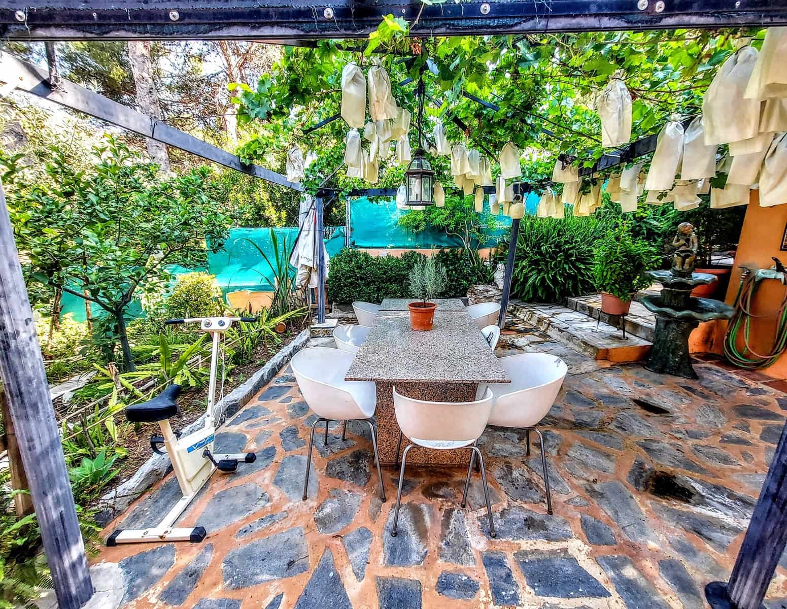 5 bedroom Villa for sale in Estivella with pool - € 460,000 (Ref: 9194976)