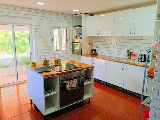 6 soveværelse Villa til salg i Barxeta med swimmingpool - € 285.000 (Ref: 9237729)