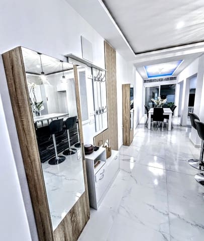 5 bedroom Villa for sale in Alginet with pool - € 230,000 (Ref: 9296323)