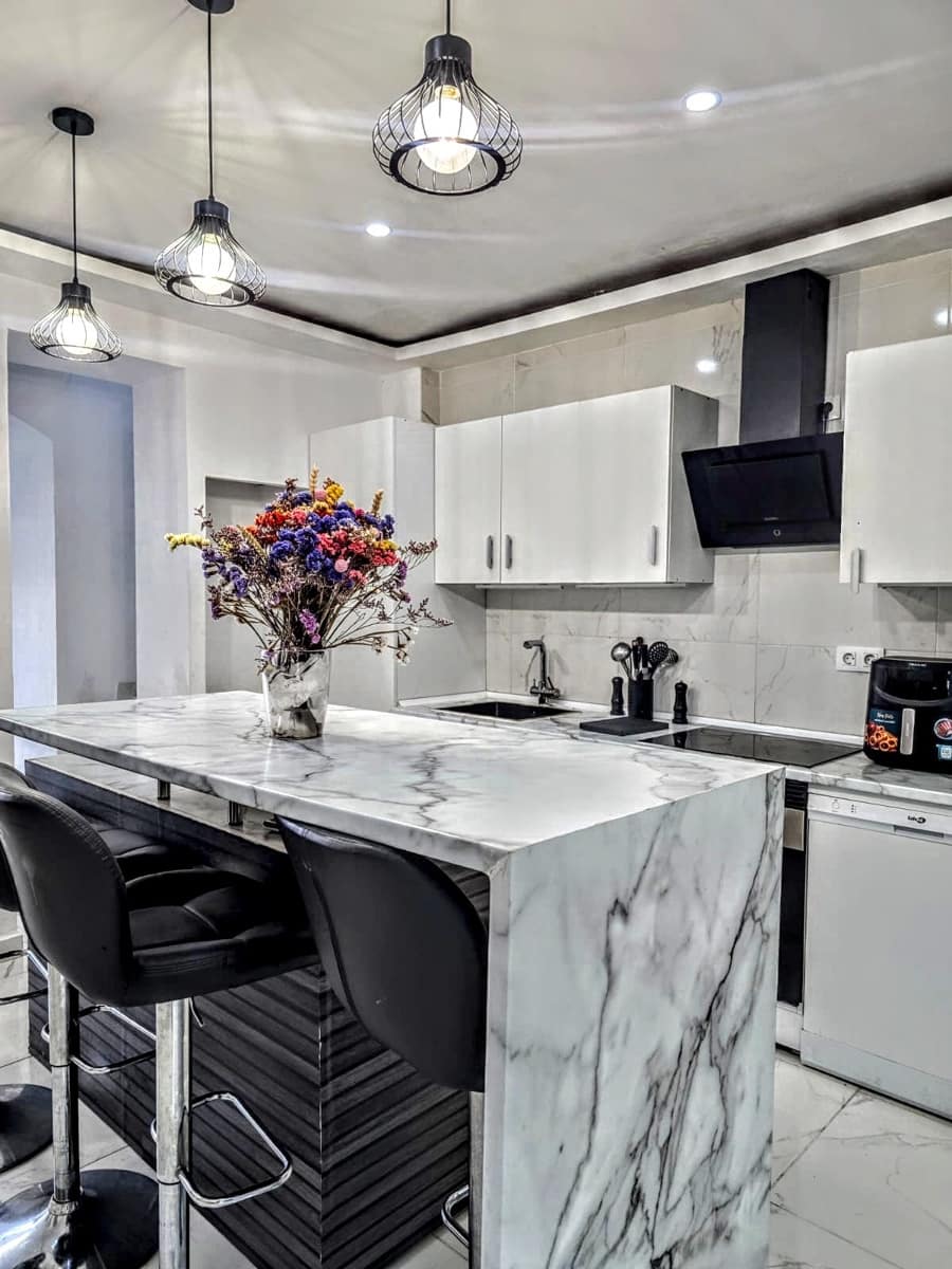 5 bedroom Villa for sale in Alginet with pool - € 230,000 (Ref: 9296323)