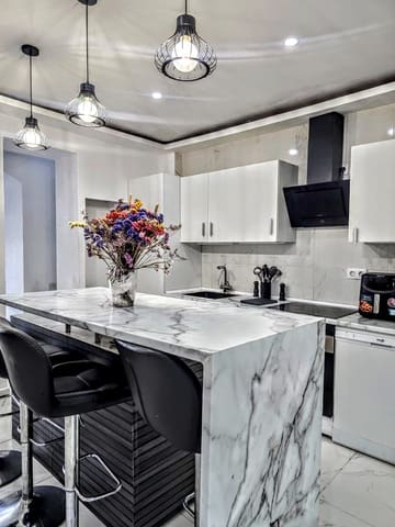 5 bedroom Villa for sale in Alginet with pool - € 230,000 (Ref: 9296323)