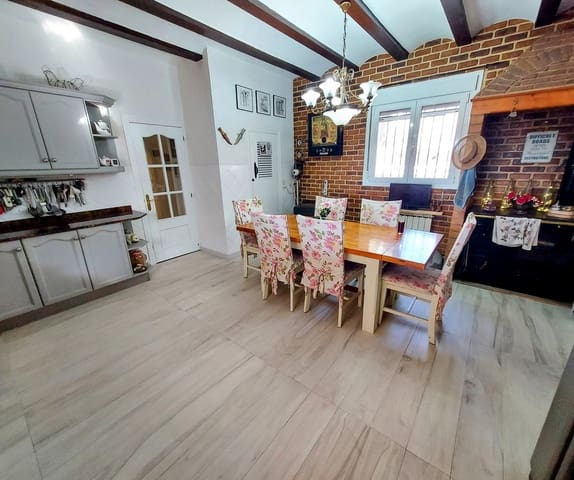 6 soverom Villa til salgs i Olocau med svømmebasseng - € 399 000 (Ref: 9300701)