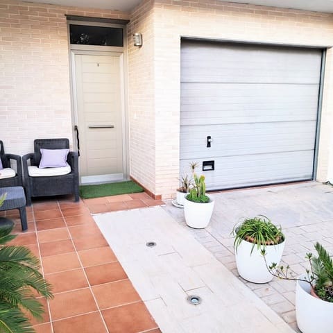 4 bedroom Villa for sale in Sagunto / Sagunt - € 407,000 (Ref: 9300702)