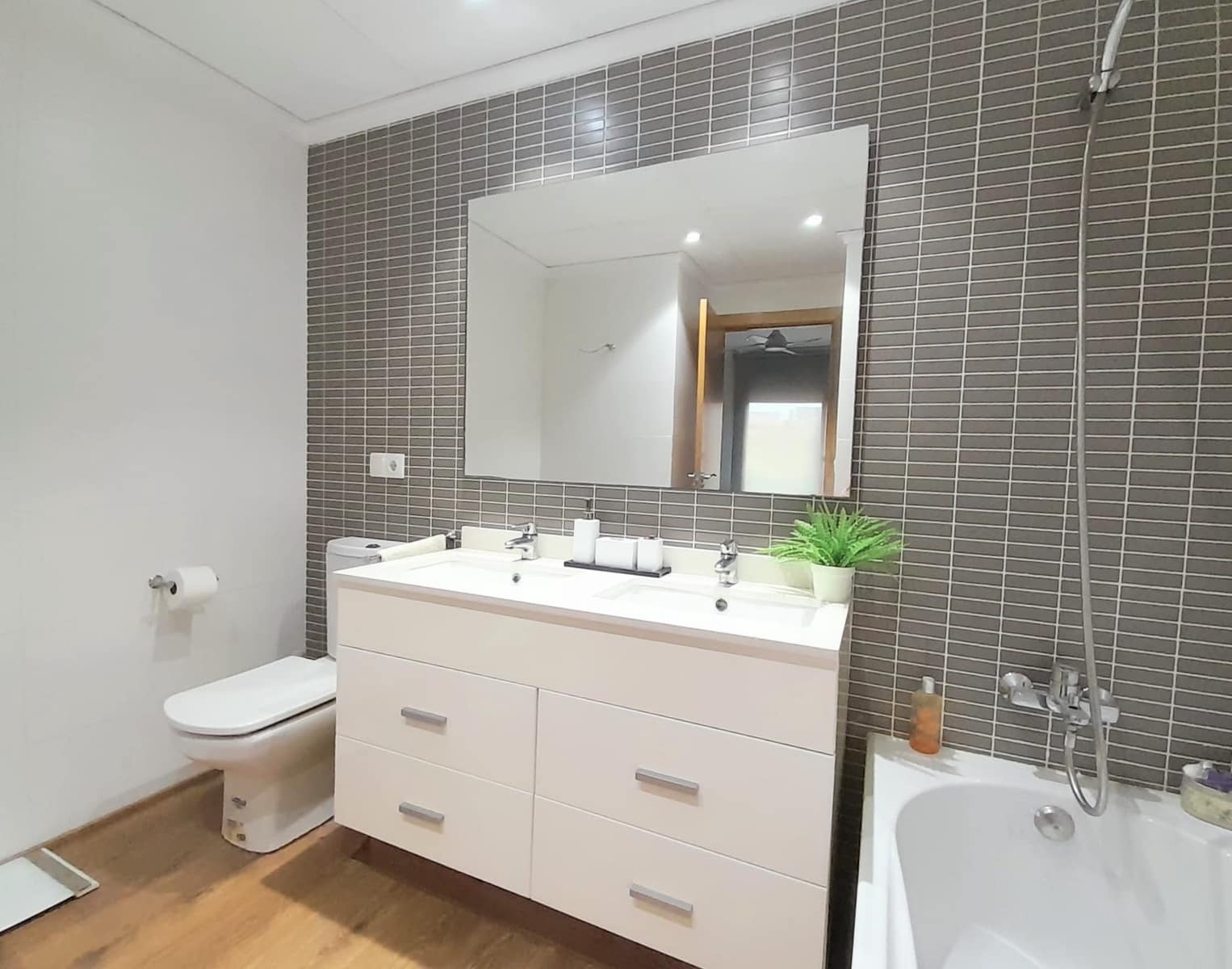 4 bedroom Villa for sale in Sagunto / Sagunt - € 407,000 (Ref: 9300702)