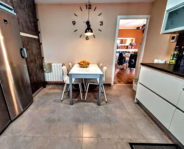 6 soveværelse Villa til salg i Montserrat med swimmingpool - € 590.000 (Ref: 9300705)