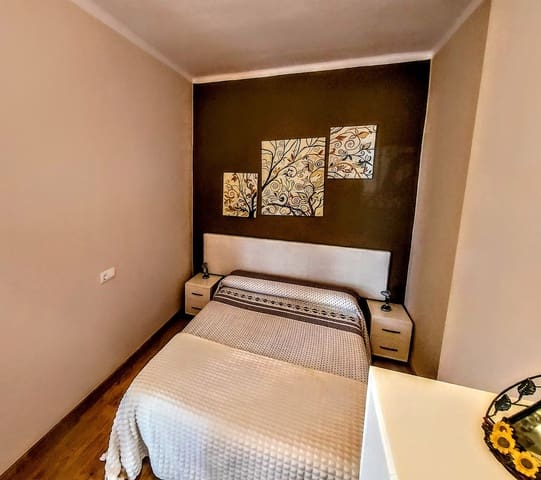 6 soveværelse Villa til salg i Montserrat med swimmingpool - € 590.000 (Ref: 9300705)