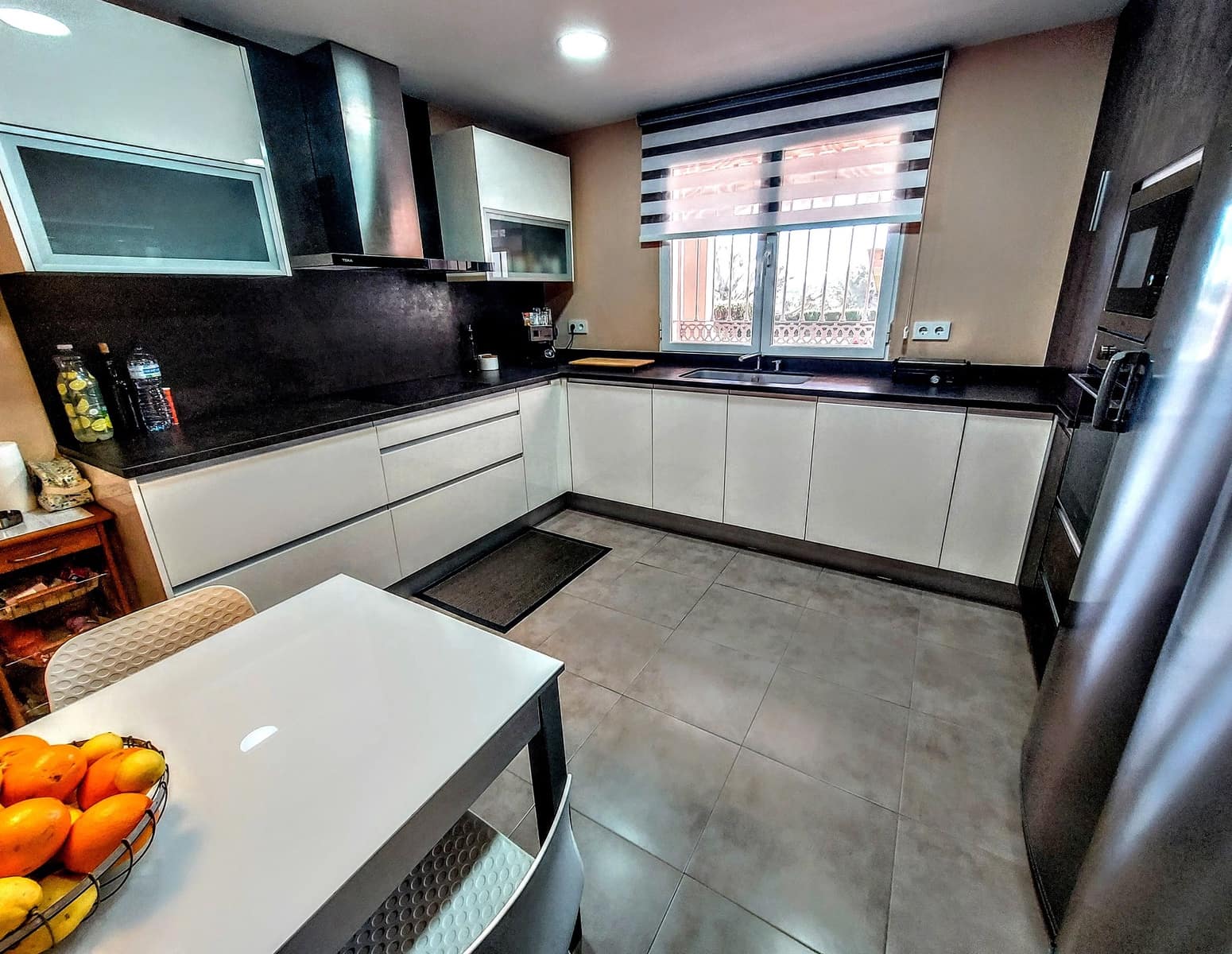 6 soveværelse Villa til salg i Montserrat med swimmingpool - € 590.000 (Ref: 9300705)