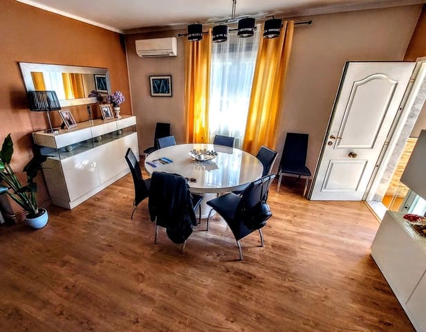 6 soveværelse Villa til salg i Montserrat med swimmingpool - € 590.000 (Ref: 9300705)