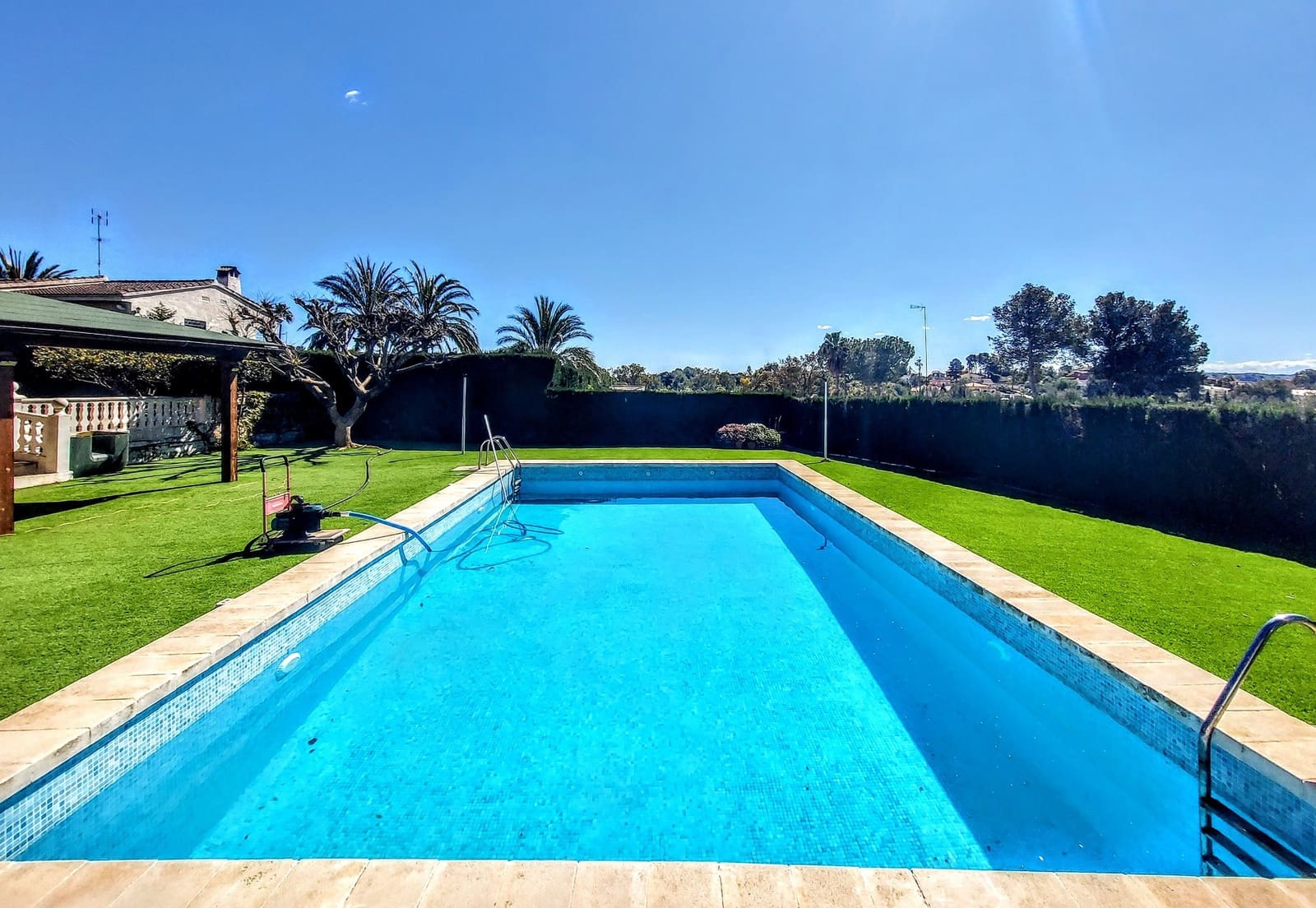 6 soveværelse Villa til salg i Montserrat med swimmingpool - € 590.000 (Ref: 9300705)