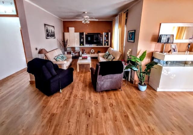 6 soveværelse Villa til salg i Montserrat med swimmingpool - € 590.000 (Ref: 9300705)