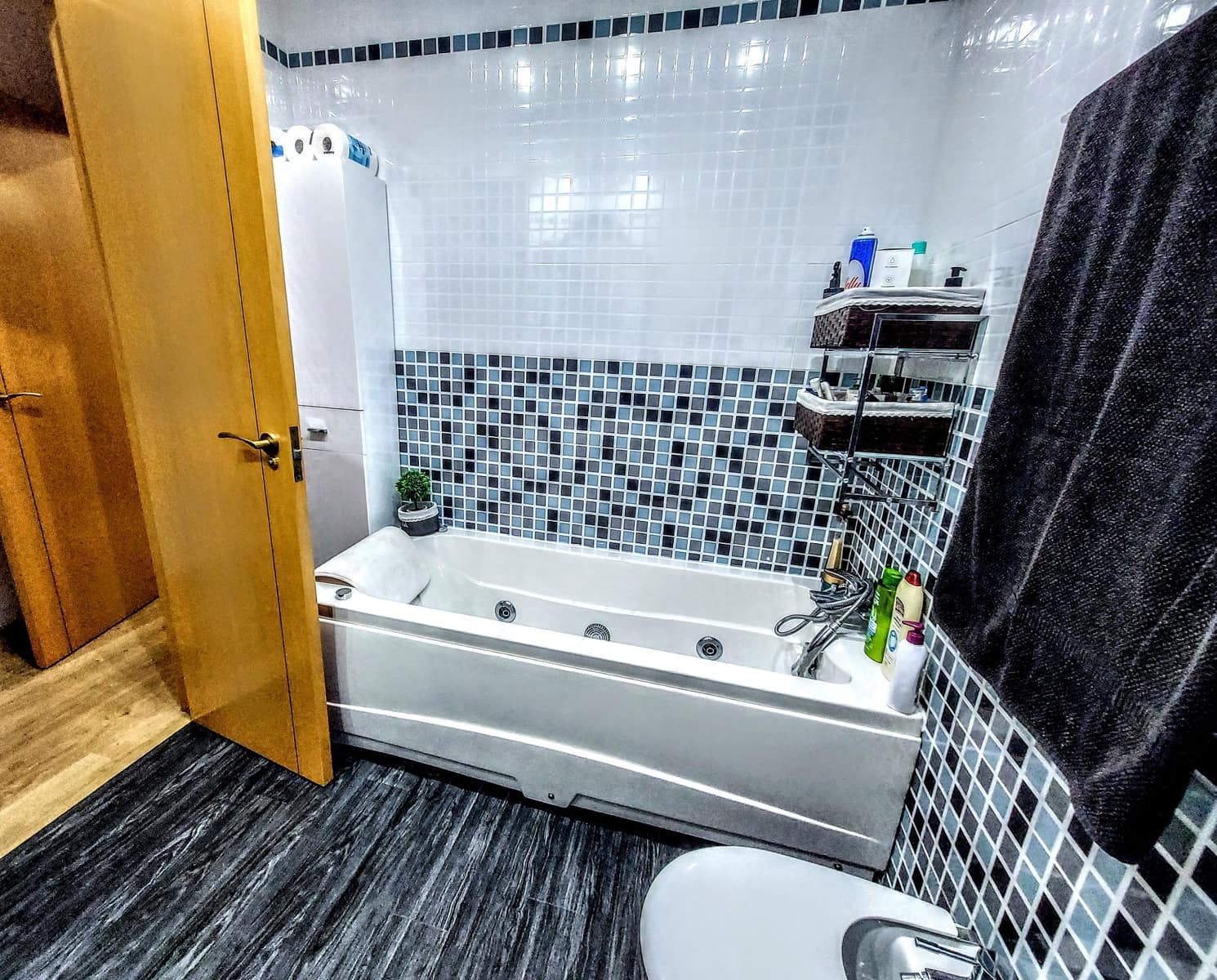 6 soveværelse Villa til salg i Montserrat med swimmingpool - € 590.000 (Ref: 9300705)