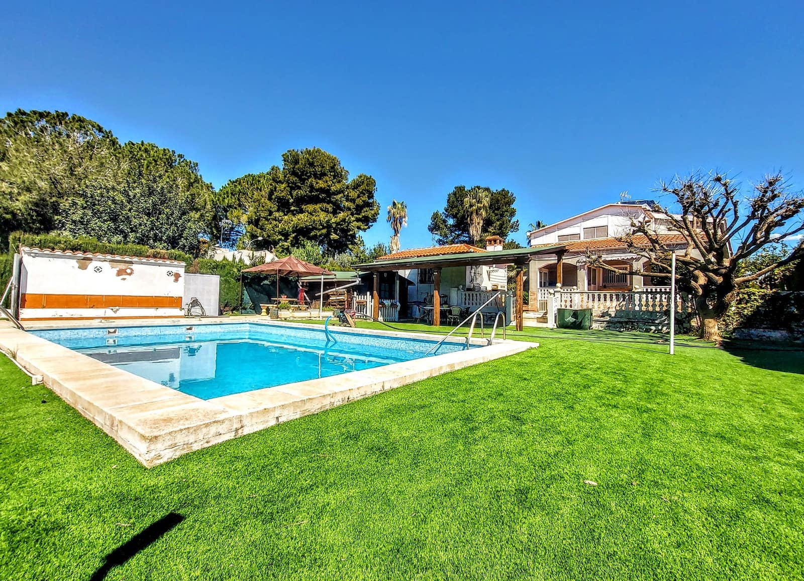 6 soveværelse Villa til salg i Montserrat med swimmingpool - € 590.000 (Ref: 9300705)