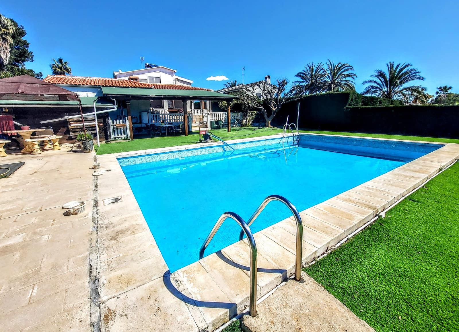 6 soveværelse Villa til salg i Montserrat med swimmingpool - € 590.000 (Ref: 9300705)