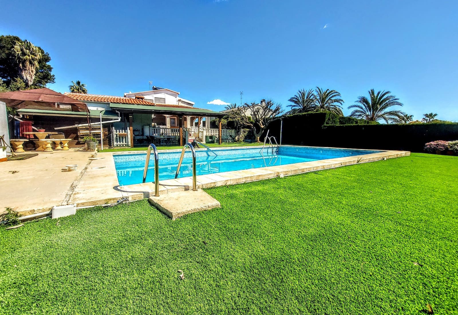 6 soveværelse Villa til salg i Montserrat med swimmingpool - € 590.000 (Ref: 9300705)