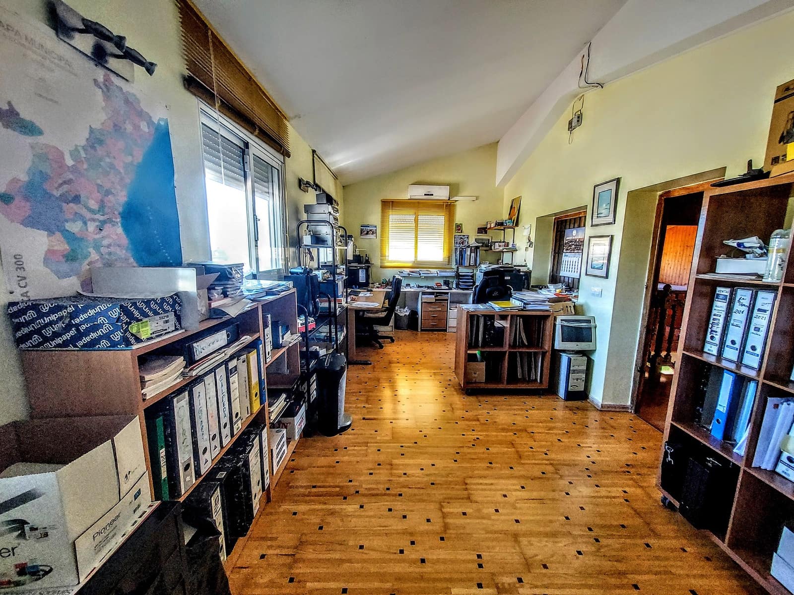 6 soveværelse Villa til salg i Montserrat med swimmingpool - € 590.000 (Ref: 9300705)