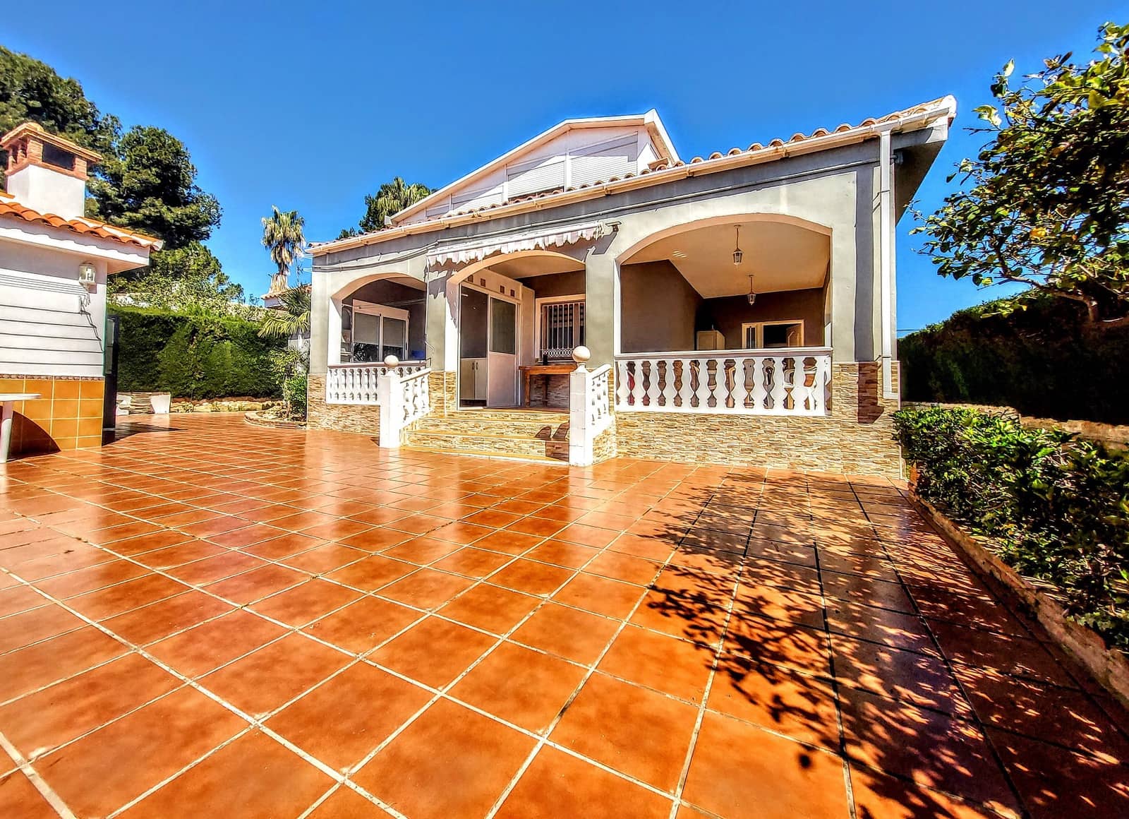 6 soveværelse Villa til salg i Montserrat med swimmingpool - € 590.000 (Ref: 9300705)