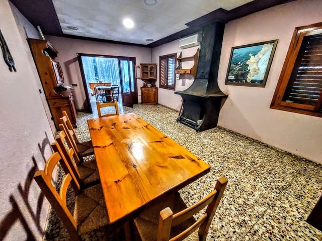 Chalet de 5 habitaciones en Carcaixent en venta con piscina - 240.000 € (Ref: 9300713)