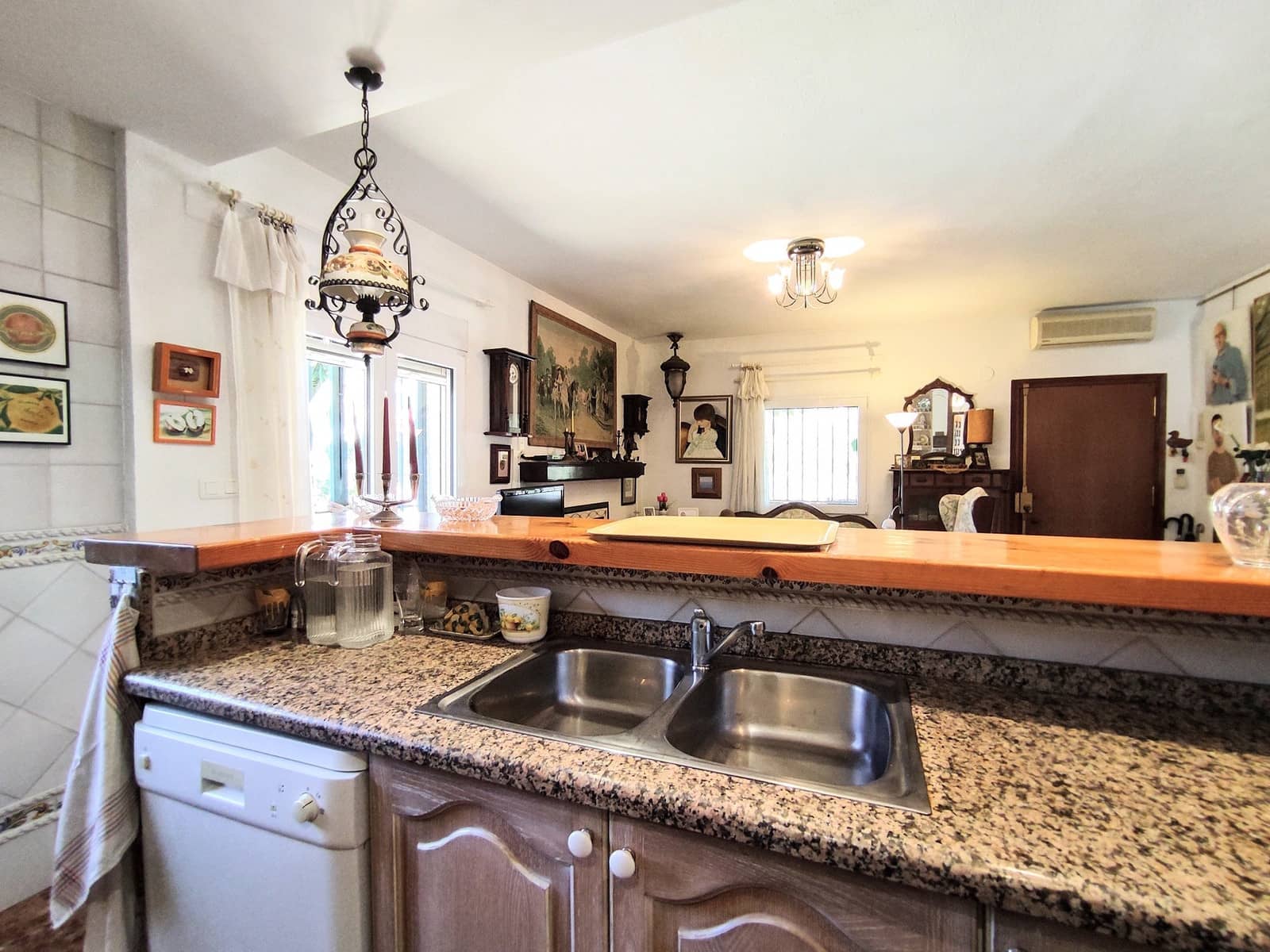 4 makuuhuone Huvila myytävänä paikassa Gandia mukana uima-altaan - 299 000 € (Ref: 9300715)