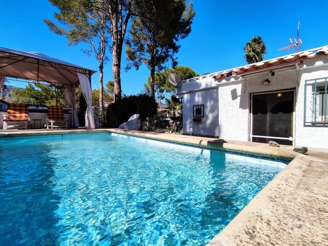 4 Zimmer Villa zu verkaufen in Gandia mit Pool - 299.000 € (Ref: 9300715)