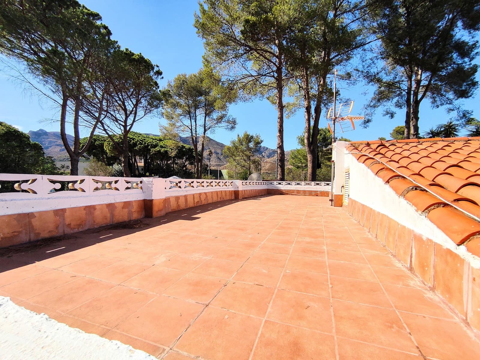 4 makuuhuone Huvila myytävänä paikassa Gandia mukana uima-altaan - 299 000 € (Ref: 9300715)