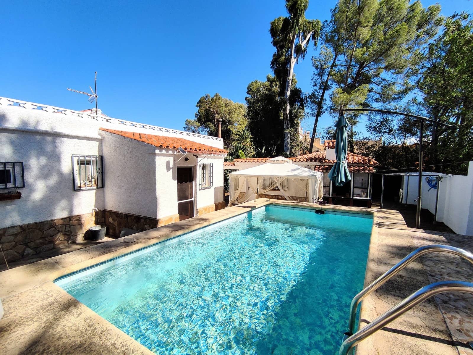 4 makuuhuone Huvila myytävänä paikassa Gandia mukana uima-altaan - 299 000 € (Ref: 9300715)