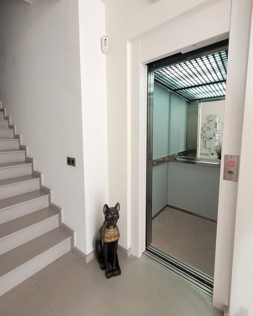 4 soverom Villa til salgs i Montserrat med svømmebasseng - € 550 000 (Ref: 9300718)