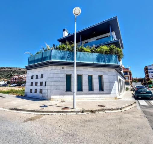 4 soveværelse Villa til salg i Montserrat med swimmingpool - € 550.000 (Ref: 9300718)