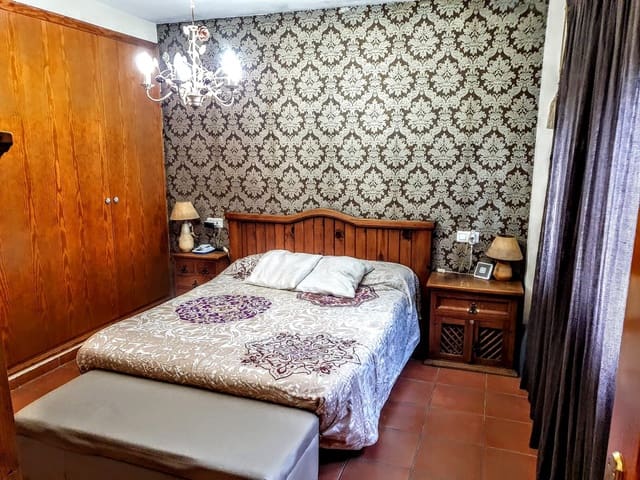 4 slaapkamer Villa te koop in Alberic met zwembad - € 325.000 (Ref: 9305083)