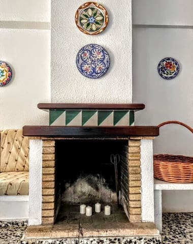 4 slaapkamer Villa te koop in El Perelló, Sueca met zwembad - € 295.000 (Ref: 9312471)