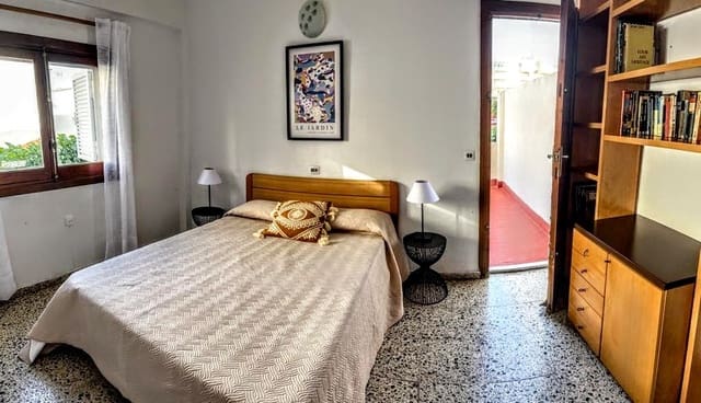 4 slaapkamer Villa te koop in El Perelló, Sueca met zwembad - € 295.000 (Ref: 9312471)