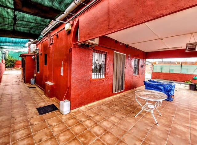 3 soveværelse Villa til salg i Montserrat med swimmingpool - € 170.000 (Ref: 9321613)