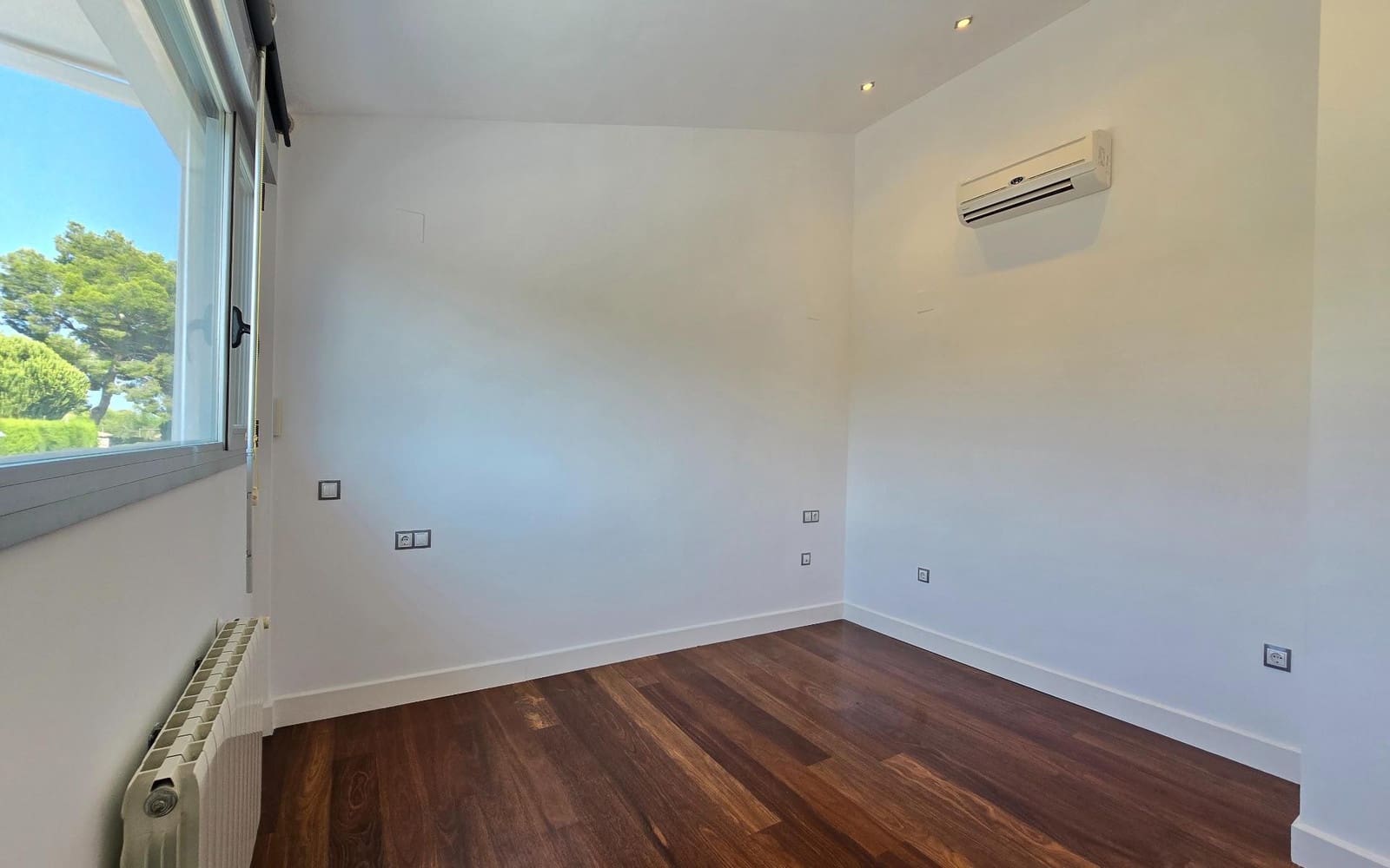 5 soveværelse Villa til salg i La Canada med swimmingpool - € 1.000.000 (Ref: 9324253)