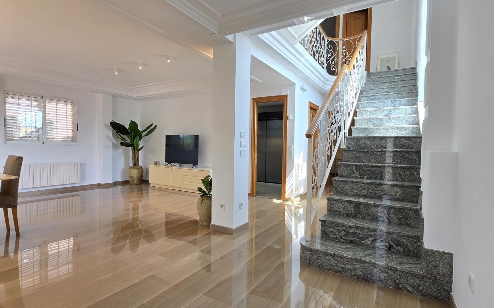 5 soveværelse Villa til salg i Riba-roja de Turia med swimmingpool - € 689.000 (Ref: 9324254)