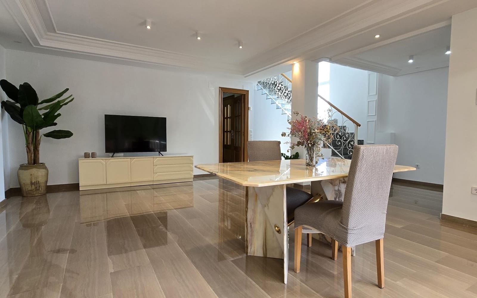 5 soveværelse Villa til salg i Riba-roja de Turia med swimmingpool - € 689.000 (Ref: 9324254)