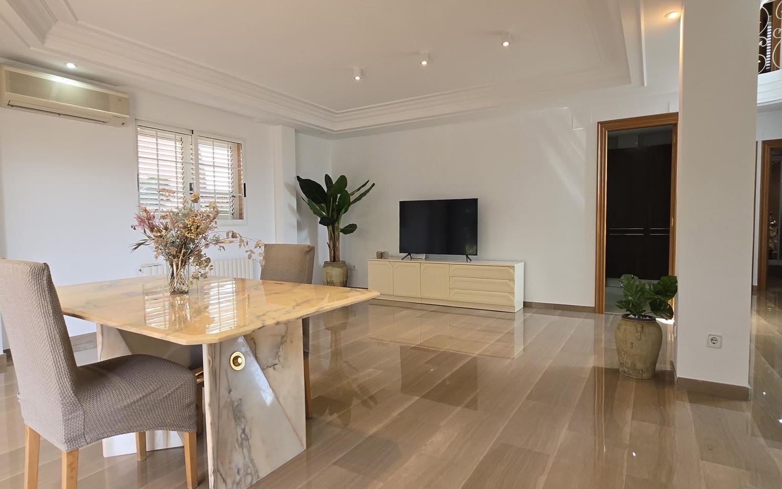 5 soveværelse Villa til salg i Riba-roja de Turia med swimmingpool - € 689.000 (Ref: 9324254)