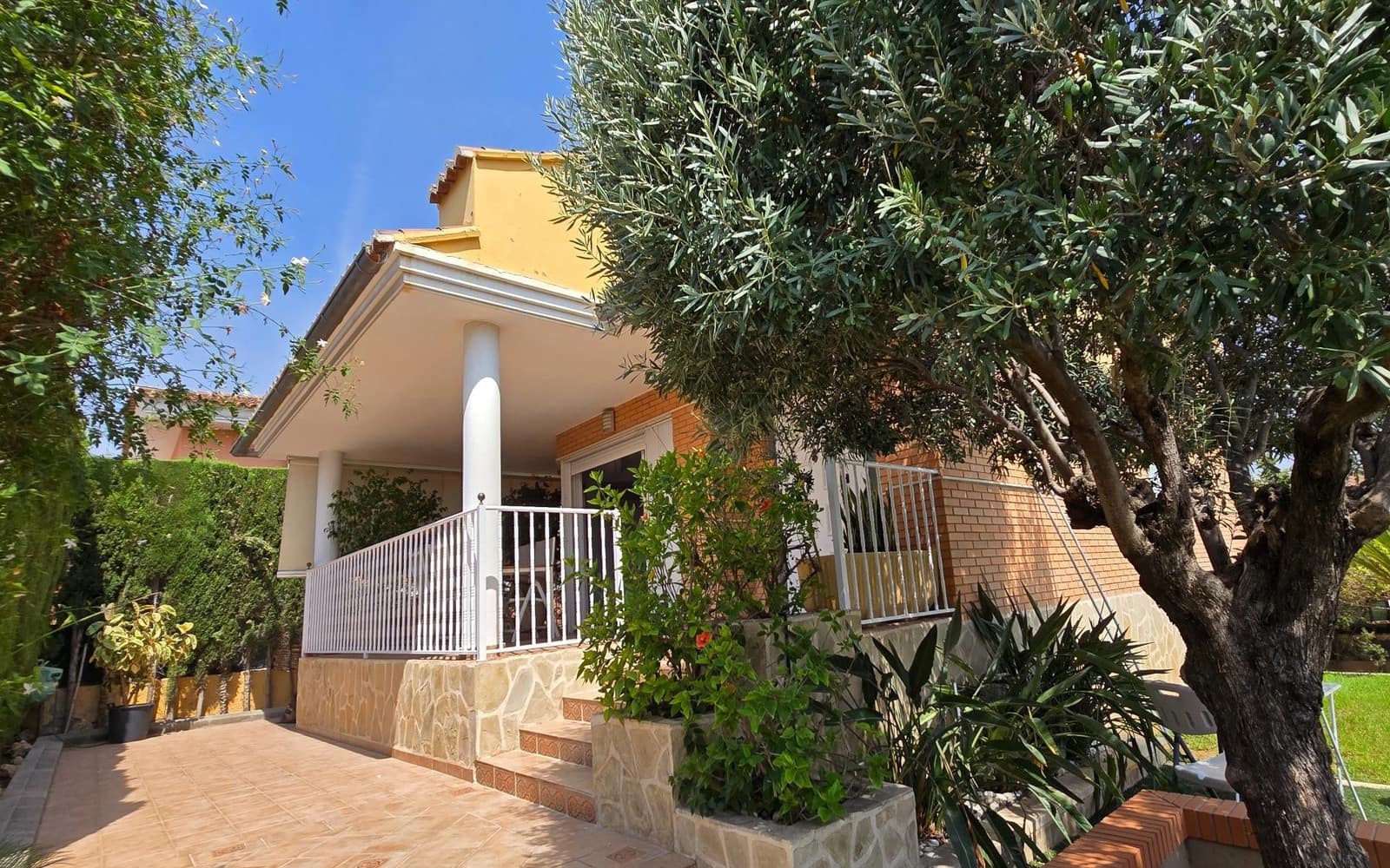 5 soveværelse Villa til salg i Riba-roja de Turia med swimmingpool - € 689.000 (Ref: 9324254)