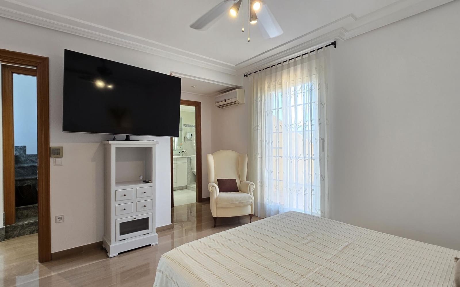 5 soveværelse Villa til salg i Riba-roja de Turia med swimmingpool - € 689.000 (Ref: 9324254)