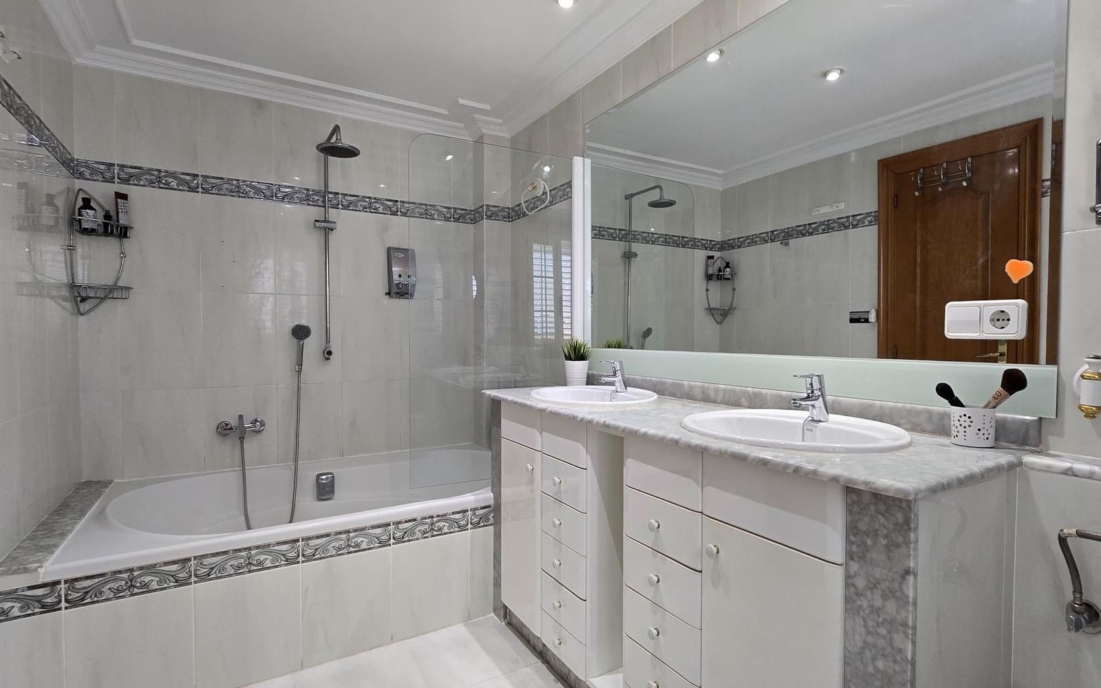 5 soveværelse Villa til salg i Riba-roja de Turia med swimmingpool - € 689.000 (Ref: 9324254)