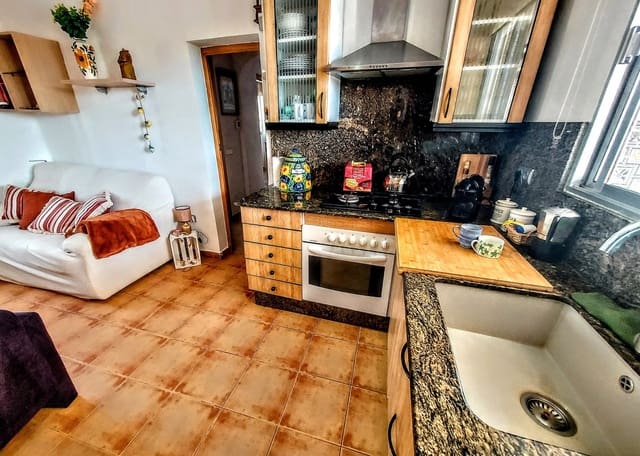 4 bedroom Villa for sale in Montroy with pool - € 205,000 (Ref: 9330236)